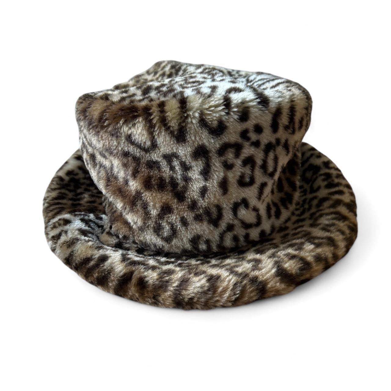 Leopard fur bucket hat